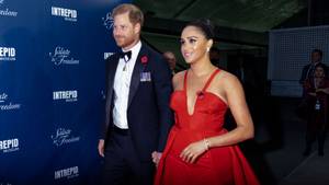 Meghan Markle's Detailed Texts Messages About Prince Harry And Royal Family Revealed