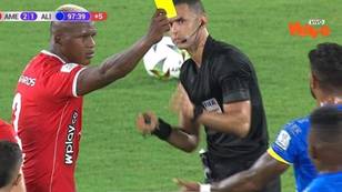 The Incredible Moment Marlon Torres Gives Yellow Card To Opposition Player