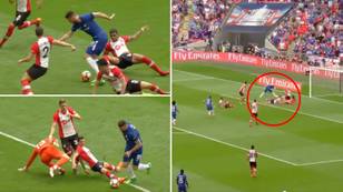 Olivier Giroud Sitting Down Southampton's Entire Defence Before Scoring Goes Viral, We Can't Explain The Sorcery