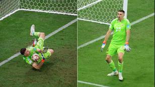 Thread perfectly breaks down all of Emiliano Martinez's mind games during World Cup final penalty shoot-out