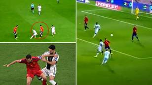 Video shows why there's no point even trying to press Sergio Busquets, it's a waste of time