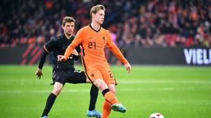 Frenkie De Jong Being Eyed Up By Manchester United, Club Preparing Massive Offer