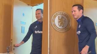 Video captures the moment when Frank Lampard walks into press conference, it's so wholesome