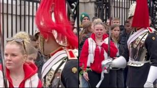 King's Guard screams in terrified woman's face after she got too close