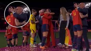 Spanish FA president Luis Rubiales filmed kissing Jenni Hermoso on the lips after World Cup win