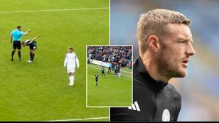 Jamie Vardy spotted taunting Swansea fans as he was being substituted, he's something else