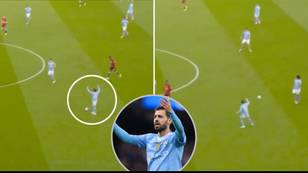Bernardo Silva spotted using 'genius' Man City tactic against Man Utd that saw him raise both arms