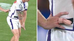 Cameron Munster returns to the field despite suffering fractured finger, there was blood coming from his hand