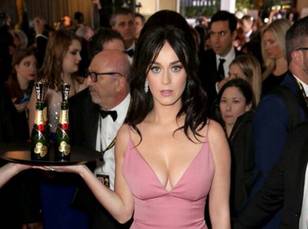 Katy Perry Got The Photoshop Treatment After She Was Snapped Serving Champagne At The Golden Globes
