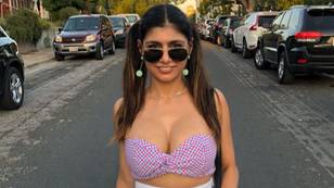 ​Looks Like Mia Khalifa Supports West Ham... And Fans Are Divided