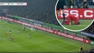 Thomas Muller Took The Worst Corner Ever Against Schalke