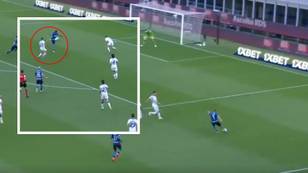 Ashley Young Scores Stunning Volley From Alexis Sanchez Cross - 2020 Has Peaked
