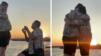 Couple surprise each other by proposing at exactly the same time