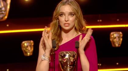 Jodie Comer Breaks Down In Tears As She Accepts BAFTA