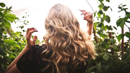 How To Curl Your Hair With Straighteners