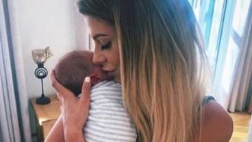 Mrs Hinch Breaks Down In Tears After Vile Online Troll Calls Her Baby ‘Ugly’ 