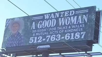 单人竖立广告牌以帮助他找到女友