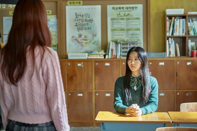 Cho Yi-Hyun &quot;felt really sorry for Lomon&quot; during filming. (Credit: Netflix)