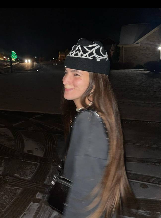 Brooklinn tani është në gjendje të buzëqeshë pas vitesh operacionesh rraskapitëse për të rindërtuar gjysmën e poshtme të fytyrës së saj.  Kredia: Instagram/@brookhoury