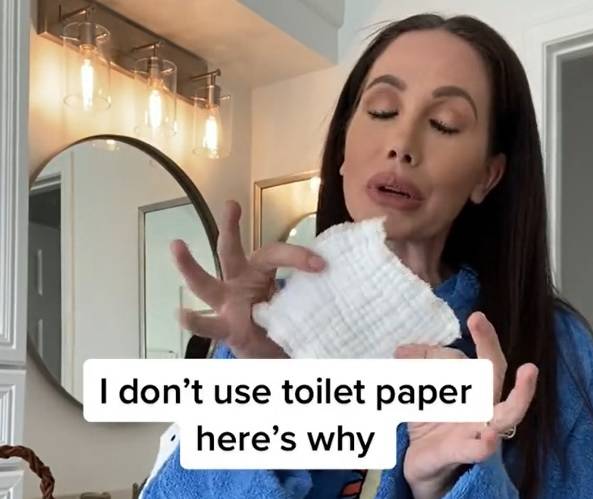 Who needs toilet paper when you have a reusable cloth? Credit: TikTok/@channonrose1