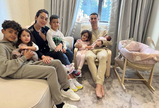 Cristiano Ronaldo and his family. (Credit: Instagram/@georginagio)