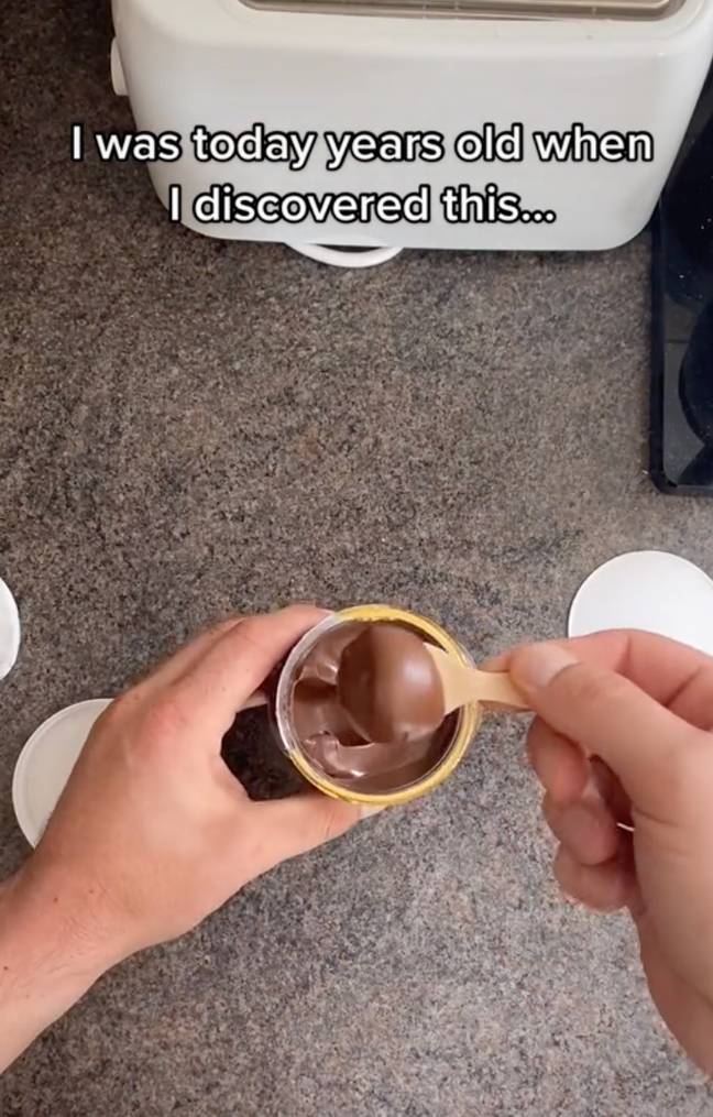 Did your Nutella jar come with a spoon? (Credit: TikTok/@adrianghervan)