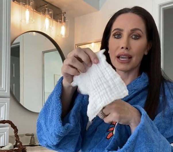 She said she made the reusable cloths out of washcloths. Credit: TikTok/@channonrose1