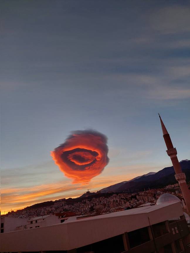 The lenticular cloud was spotted in Turkey. Credit: @aktas_hafize/Twitter
