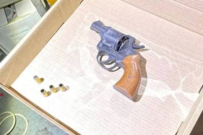 A gun found at the scene (Met Police)