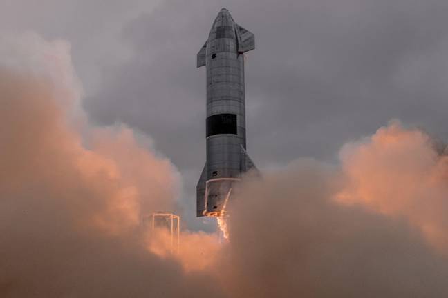 SpaceX Starship test flight (Alamy)