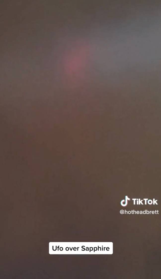 Crowd Shocked At UFO Hovering Over Las Vegas Strip crowd-shocked-at-ufo-hovering-over-las-vegas-strip