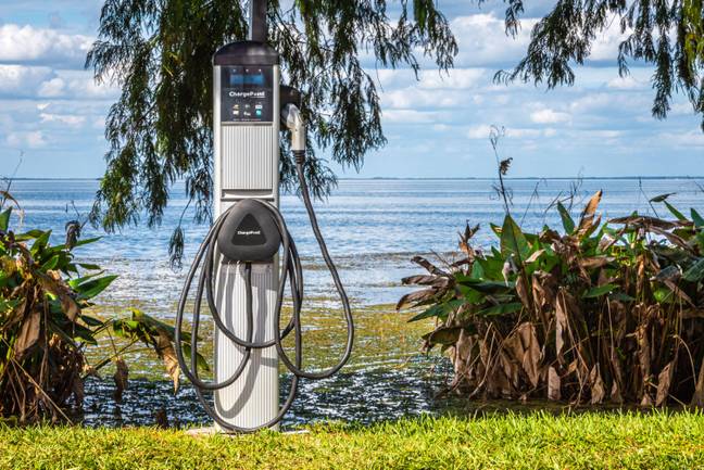 This looks a nice scenic spot to charge the car. Credit: Allen Creative/Steve Allen/Alamy Stock Photo
