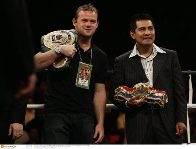 Wayne Rooney and boxer Marco Antonio Barrera bring the belts ahead of Ricky Hatton against Jose Luis Castillo in Las Vegas.  Image credit: Alamy