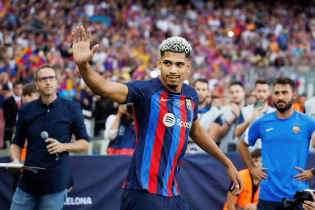 Araujo is becoming a leader in the Barcelona backline. (Image Credit: Alamy)