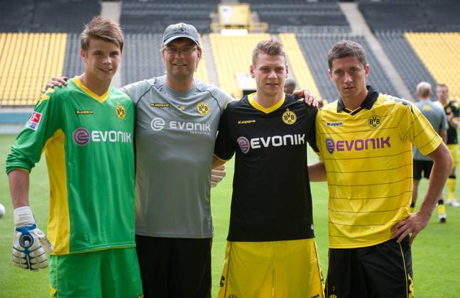 Lewandowski (far right) with Jurgen Klopp (second from the left) and other new signings at Borussia Dortmund. Image: Alamy