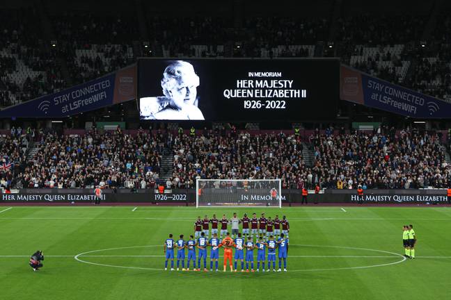 West Ham and FCSB players pay tribute. Image: Alamy