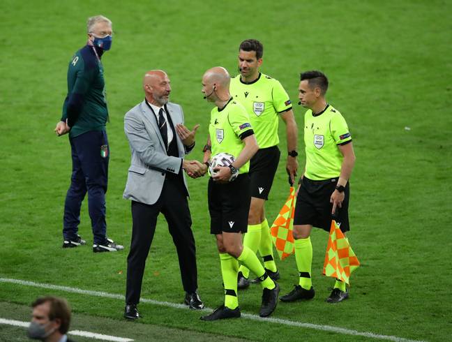 Anthony Taylor lors des Championnats d'Europe de l'UEFA (Image : Sportimage/Alamy)