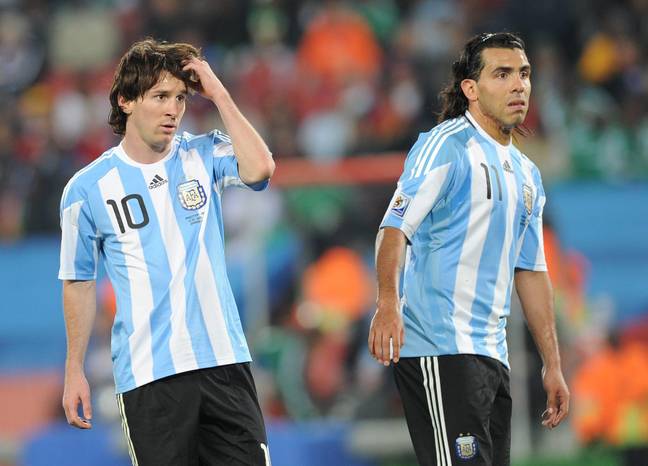 Ish-ylli i Manchester Cityt, Carlos Tevez, luajti së bashku me fituesin e Kupës së Botës Lionel Messi për Argjentinën. Kredia: Alamy