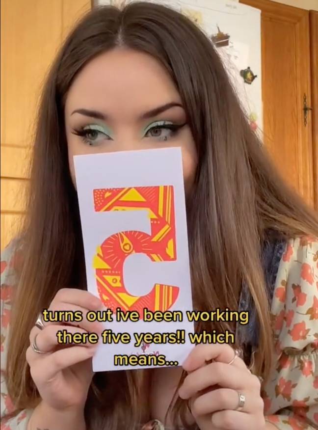 TikToker reveals the card she got from Nando's on her fifth anniversary of working for the company. Credit: @lunarlovestein/ TikTok