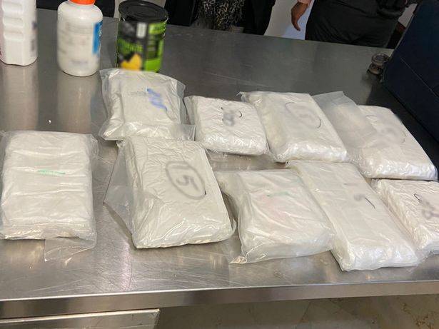 Police claim 10 kilos of powder with cocaine-like 'characteristics' were found. Credit: Twitter/@gn_mexico