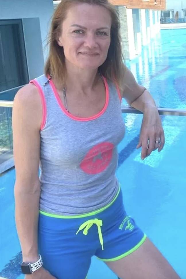 TrivDaily - Woman shocked after luggage is returned half a year after she went on holiday 60 She had to wear children's clothes from a market. Credit: Sian Armour