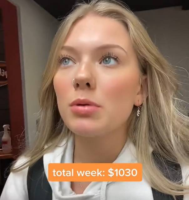 The waitress explained that earning $1030 in a week was a good week. Credit: TikTok/@taybasye