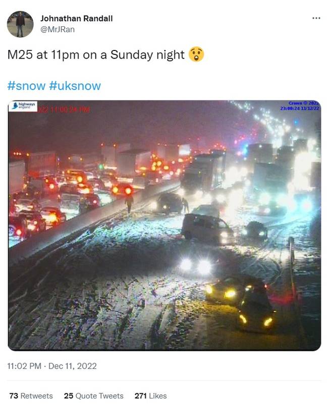 Motorists were stuck on the M25 with their vehicles trapped by the snowy conditions. Credit: Twitter/@MrJRan
