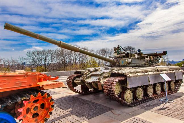Russian tank captured by Ukraine (Alamy)