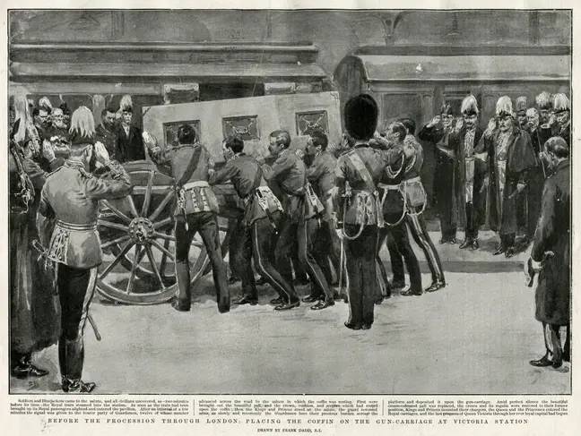 Soldiers loaded Queen Victoria's coffin onto the carriage. Credit: Chronicle/Alamy Stock Photo