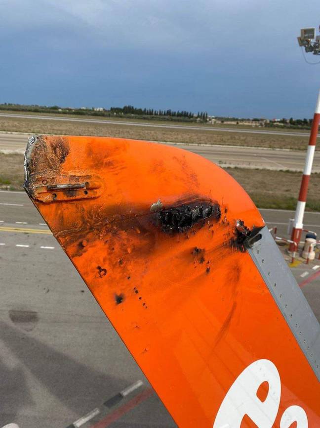 Lightning struck the wing of the EasyJet passenger plane. Credit: CEN
