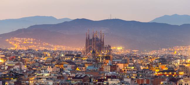 Se establecen nuevas restricciones turísticas estrictas en Barcelona.  Crédito: Shutterstock 