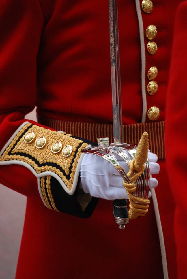 The British guards' bright red uniform is an iconic British symbol. Credit: Pexels.