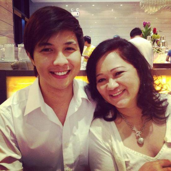 Hasset with his mum. Credit: Facebook/Chef Hasset Go