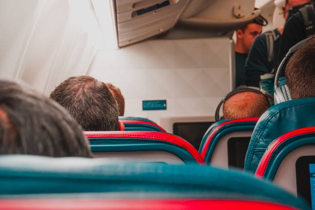 Journey knowledgeable units file straight on whether or not passenger ought to transfer seats on aircraft for household